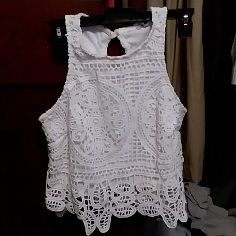 Cute white lace crop top sz s